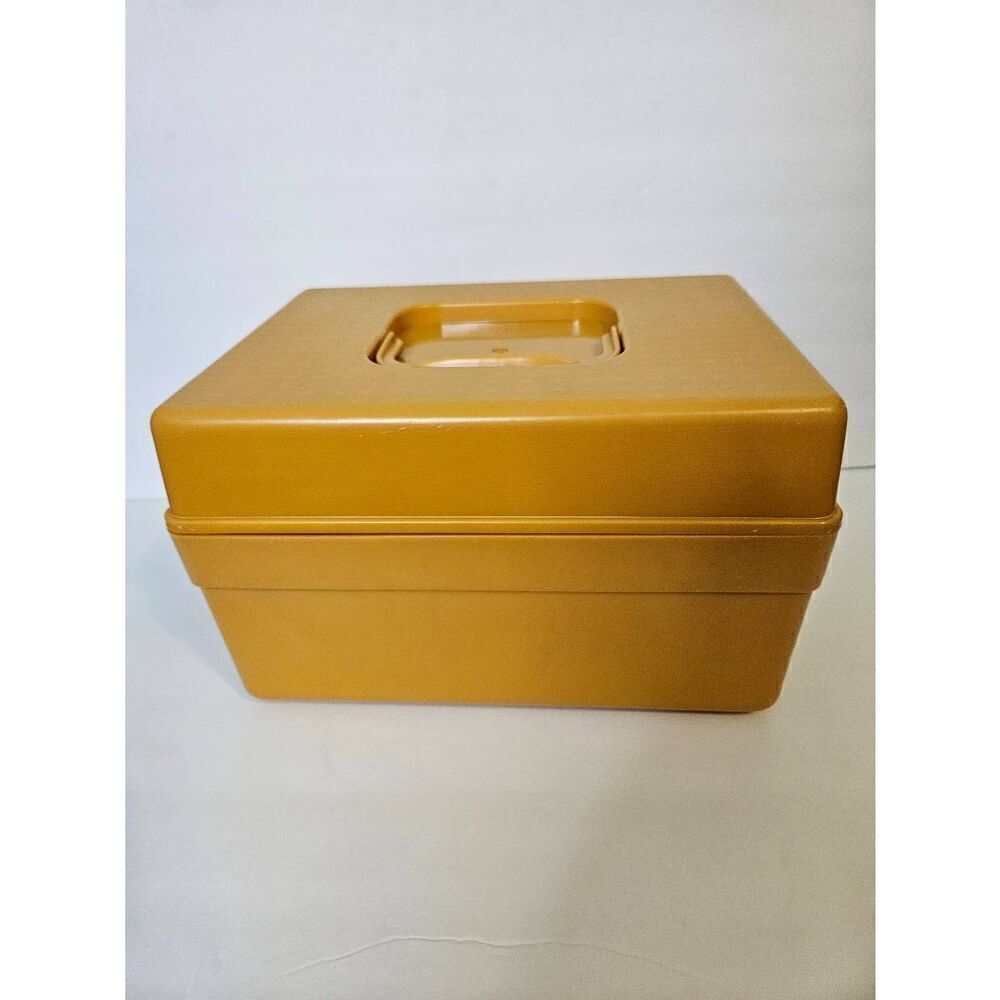 Wilson Wil- hold vintage golden yellow  pattern box. - Picture 3 of 7